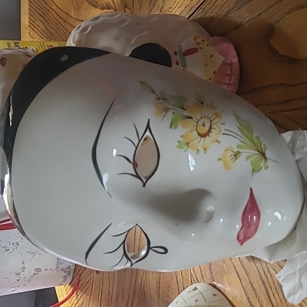Two Ceramic Masks - Picture 2 of 8